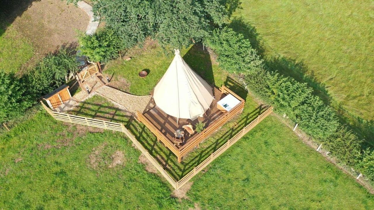 מלון Thirkleby Burtree House & Retreats Tipi With Secluded Hot Tub מראה חיצוני תמונה